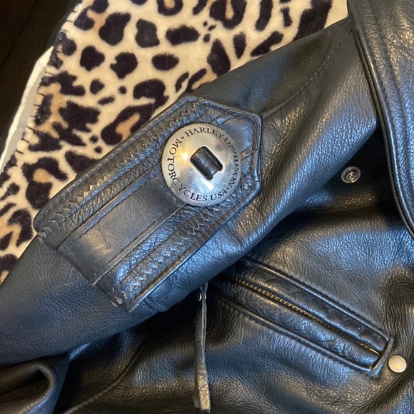 GENUINE LEATHER Harley Davidson Motorcycles One of a kind vintage leather jacket - Picture 8 of 14